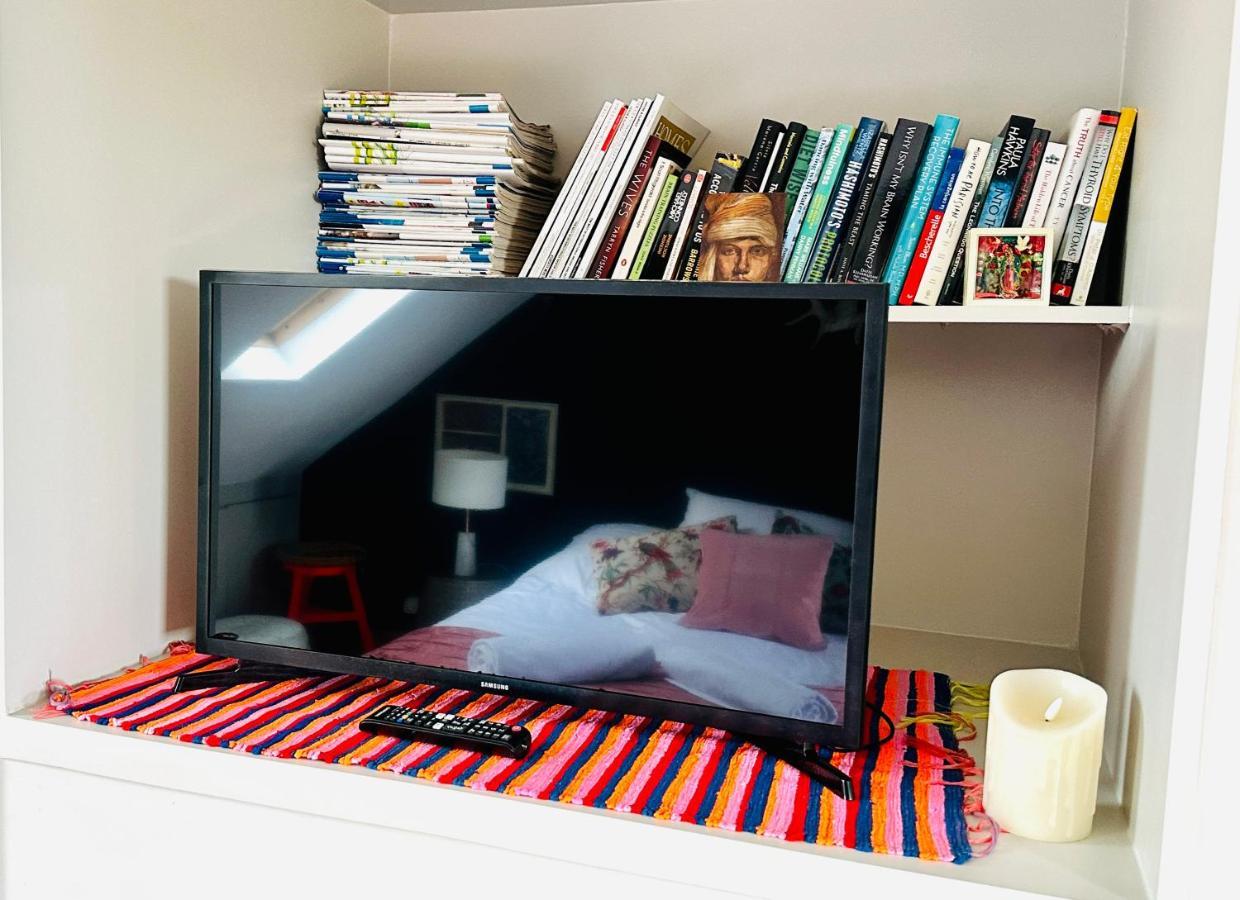 Heathers Loft Space Apartment London Exterior photo